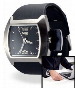 Reloj con memoria flash