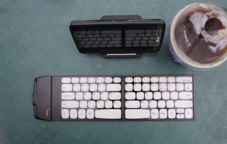 Wekey Pocket teclado es una solución que muchos necesitan.
Como muchos pueden comprobar, cada vez es más común encontrar personas que constantemente están acompañada de sus teléfonos inteligentes o tablets, pero el problema comienza cuando decimos que las pantallas son … Leer más